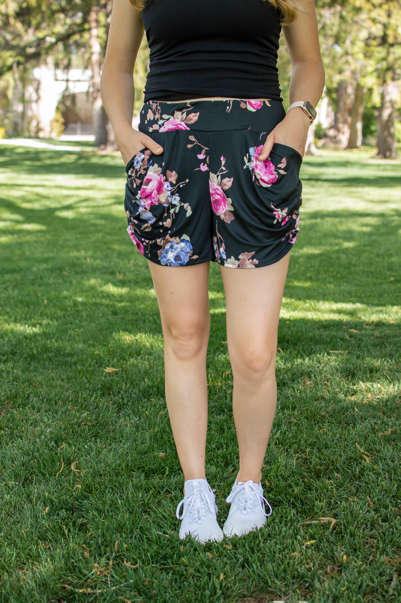 floral shorts outfit